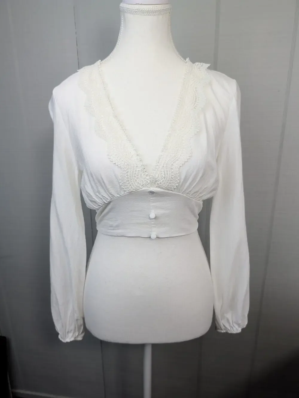 Zara Womens Crop Top Blouse Lace White XS Smocked Waist Long Sleeve Deep V-Neck